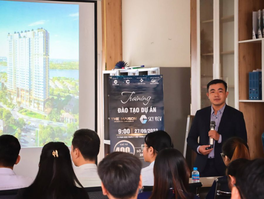 Đại diện Công ty CEN SÀI GÒN - Giám đốc dự án ông: Nguyễn Đình Thanh